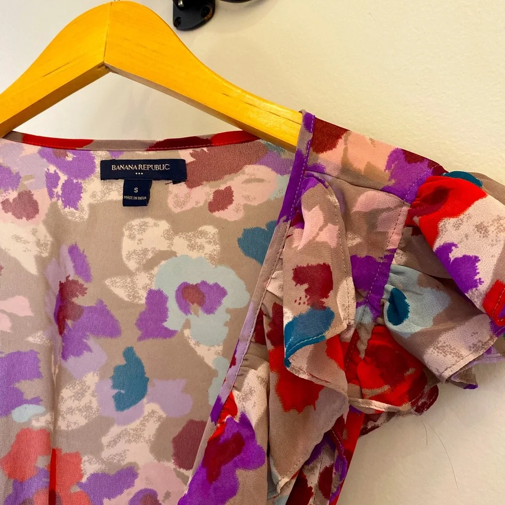 Patterned Wrap Ruffles Blouse - Picture 2 of 3